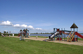 Spielplatz am Tnninger Badestrand